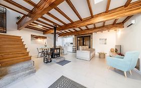 Casa De Piedra En Naturaleza Ideal Para Relajarse, Aventura O Trabajar